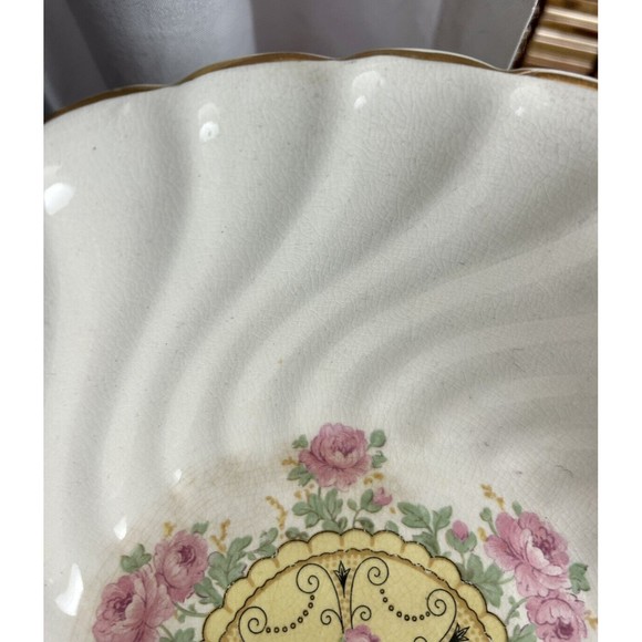 Vtg Porcelain Bakerite Serving Bowl White Pink Pattern 22 K Gold Trim Cottage - Picture 5 of 8